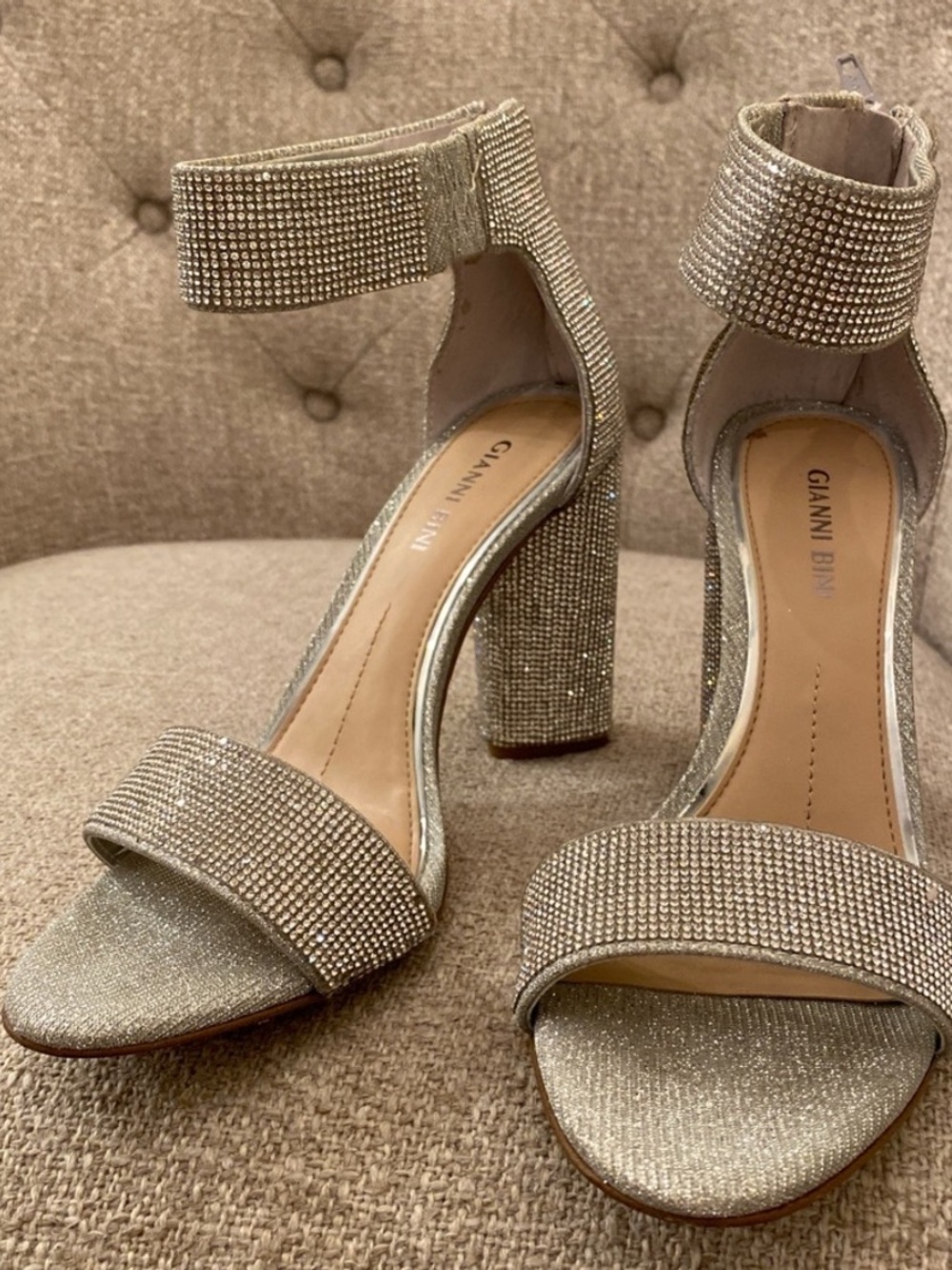 Gianni Bini Rhinestone Block Heel Sandals Silver Sparkle Size 7M Wedding - Picture 7 of 11